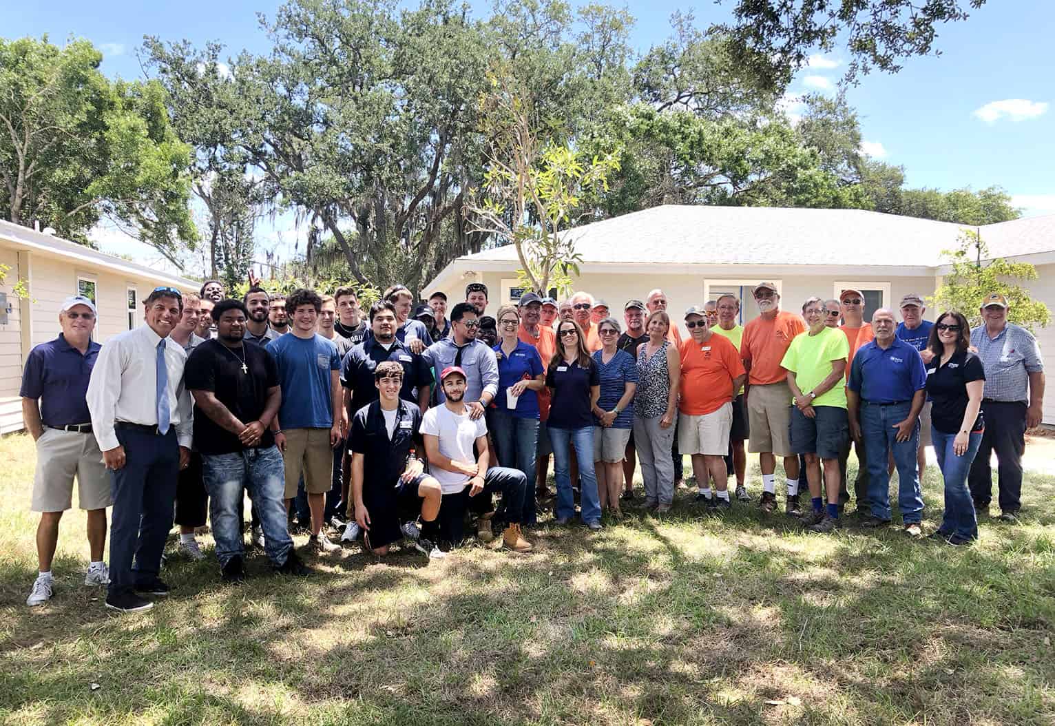 Habitat Sarasota volunteers and homeowners